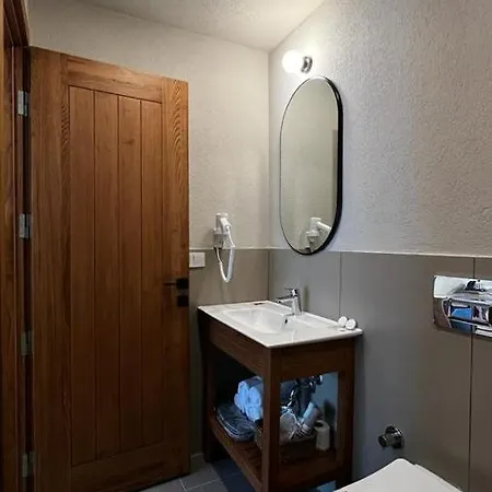 Mimoza מלון אולודניץ